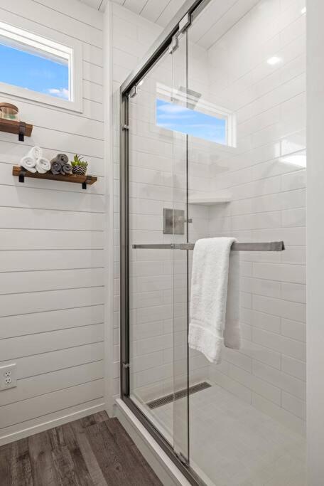 New! The Texas Longhorn-Luxury Container Home Fredericksburg Dış mekan fotoğraf