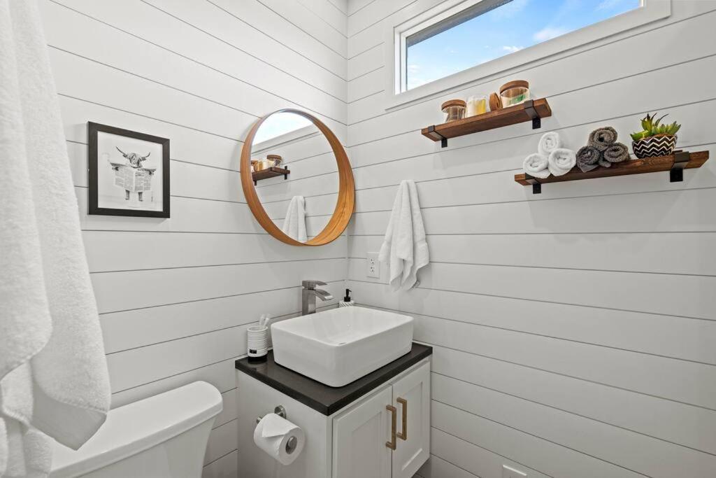 New! The Texas Longhorn-Luxury Container Home Fredericksburg Dış mekan fotoğraf